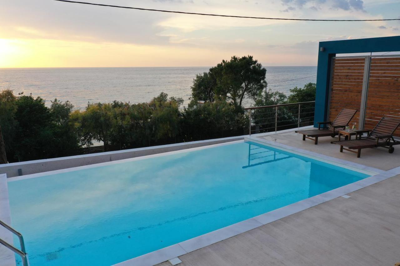 Capro - Milos Bay Villas Agios Nikitas Exterior photo
